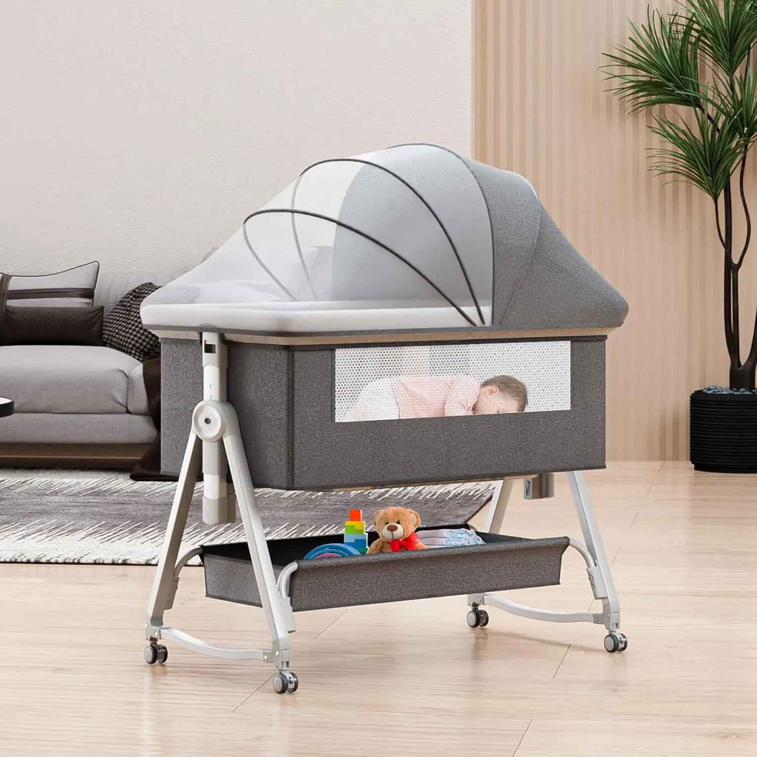 bebe cododo avec la moustiquaire mise avec un enfants entrain de faire la sieste dans le salon