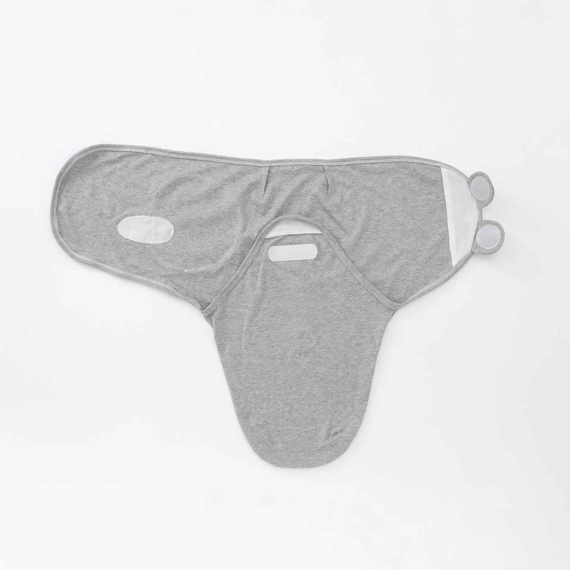 couverture grise ouverte