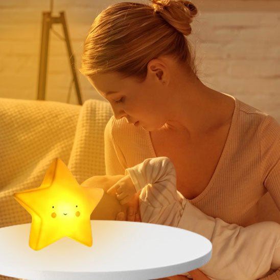 veilleuse bebe etoile brille maman et son bebe calin