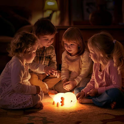 veilleuse bebe groupe enfant qui regarde la lumiere 