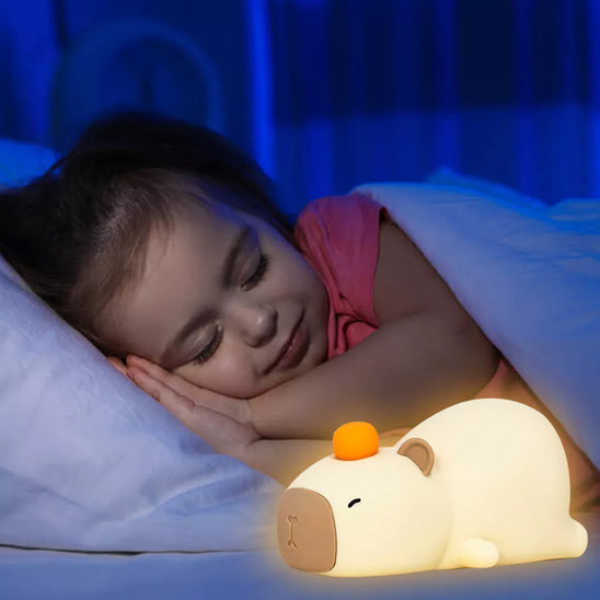 veilleuse bebe lit petite fille endormi