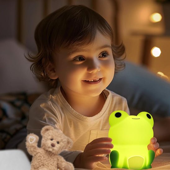 veilleuse bebe petite fille souriante